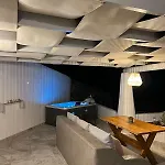 El Verano מלון אימרוביגלי